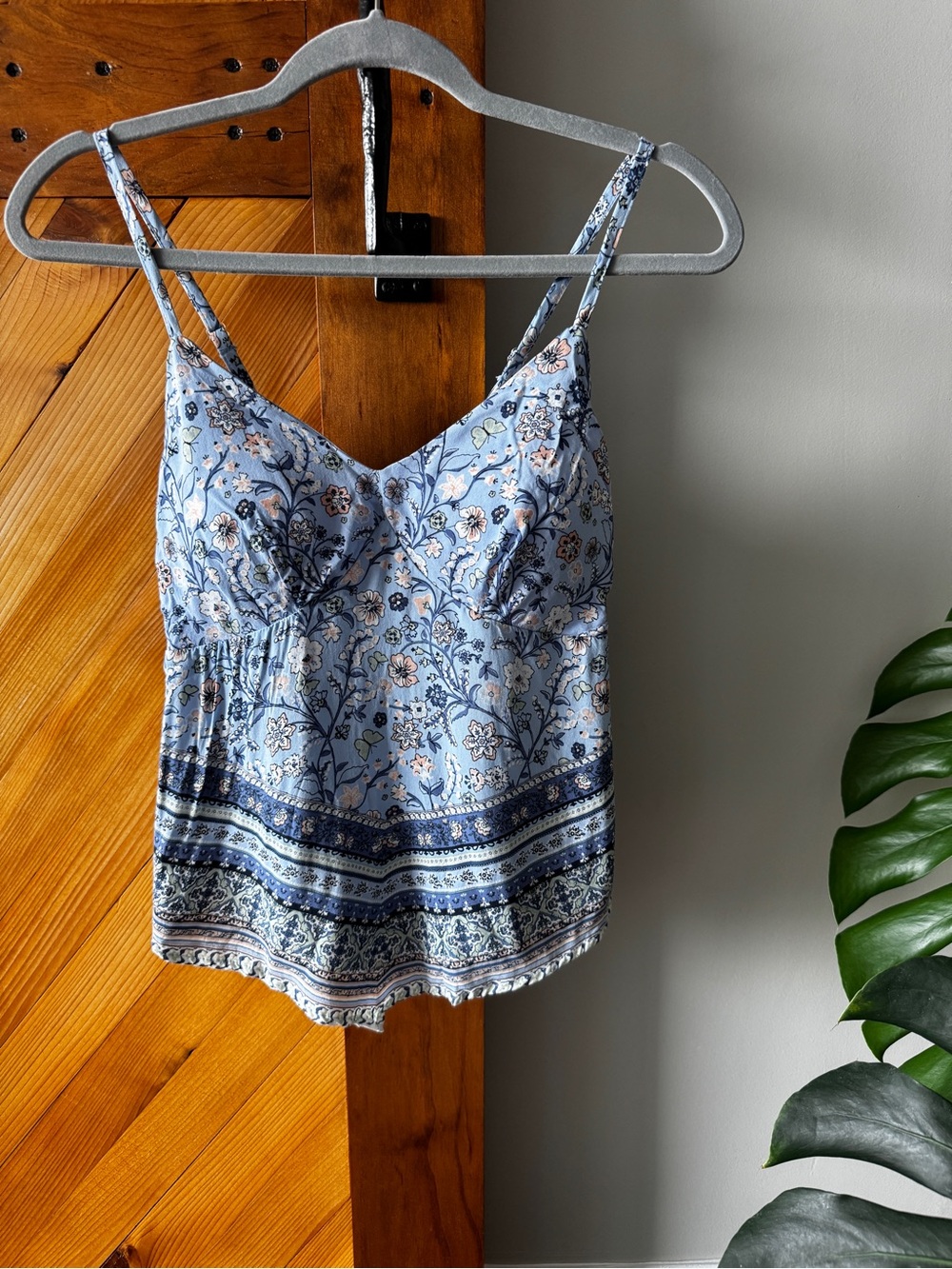 Blue Floral Cami Top XS Adjustable Straps Built-In Cups